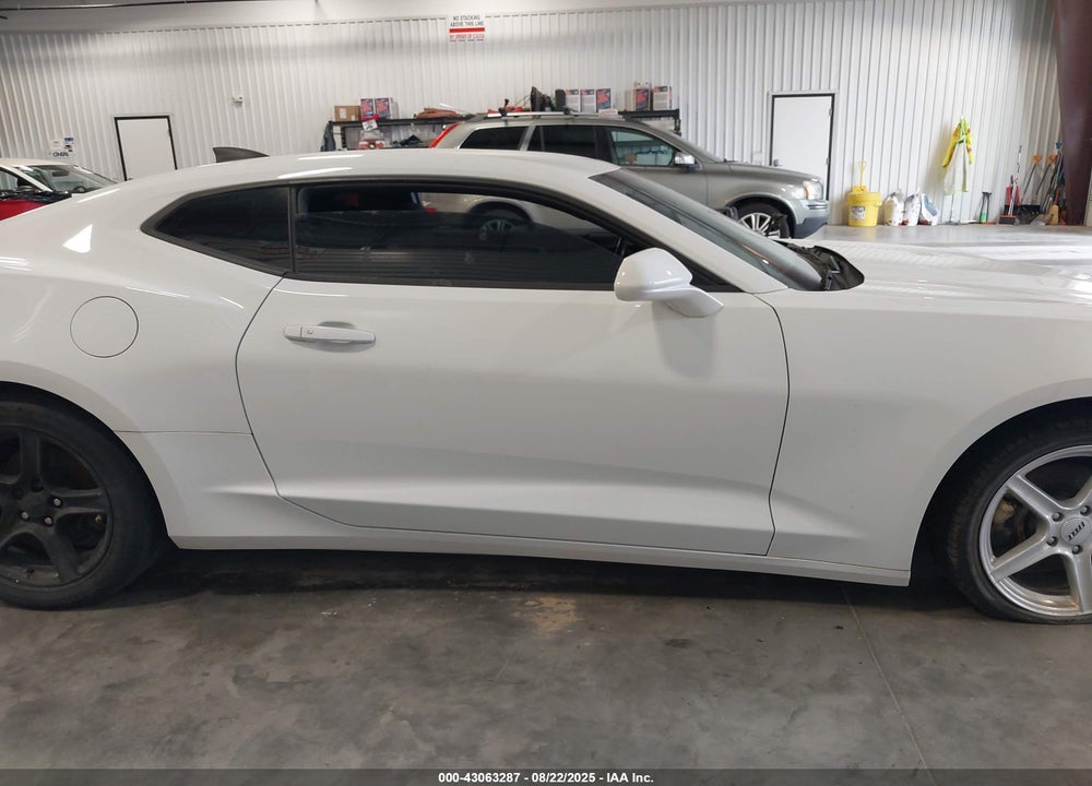 2016 CHEVROLET CAMARO VIN: 1G1FA1RX4G0172015