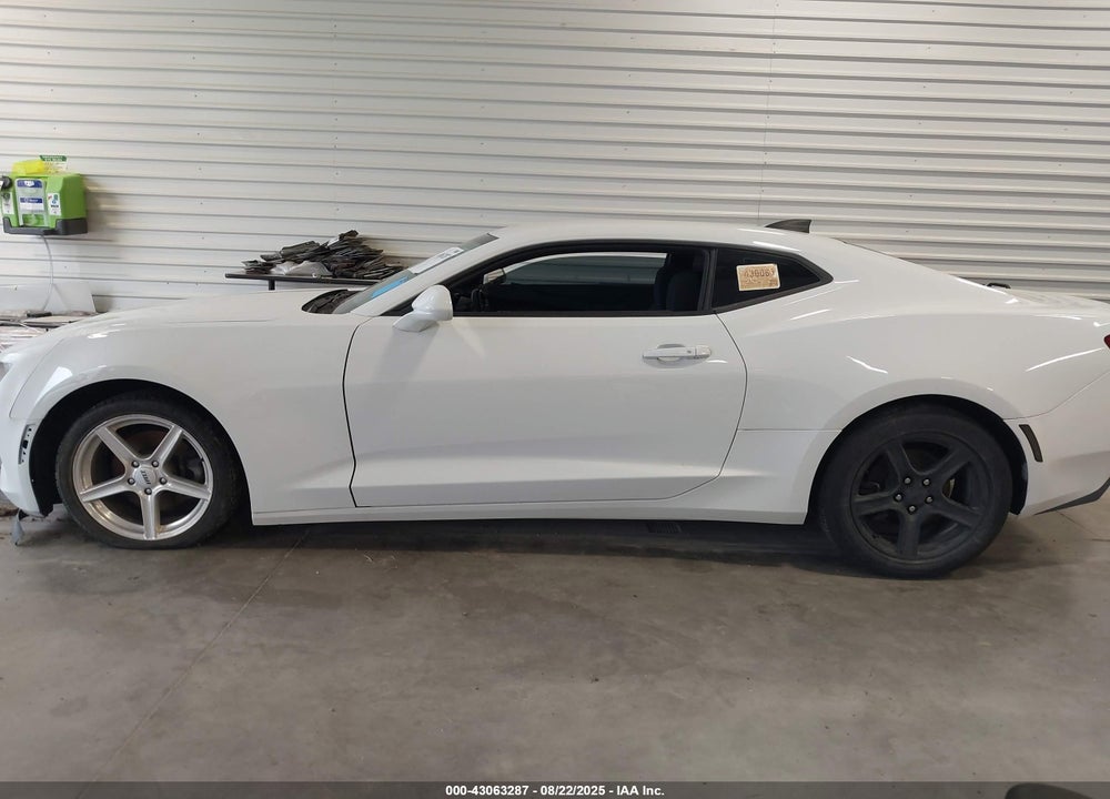 2016 CHEVROLET CAMARO VIN: 1G1FA1RX4G0172015