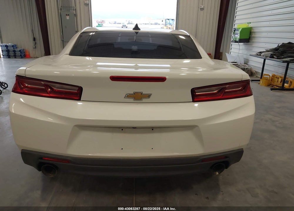 2016 CHEVROLET CAMARO VIN: 1G1FA1RX4G0172015