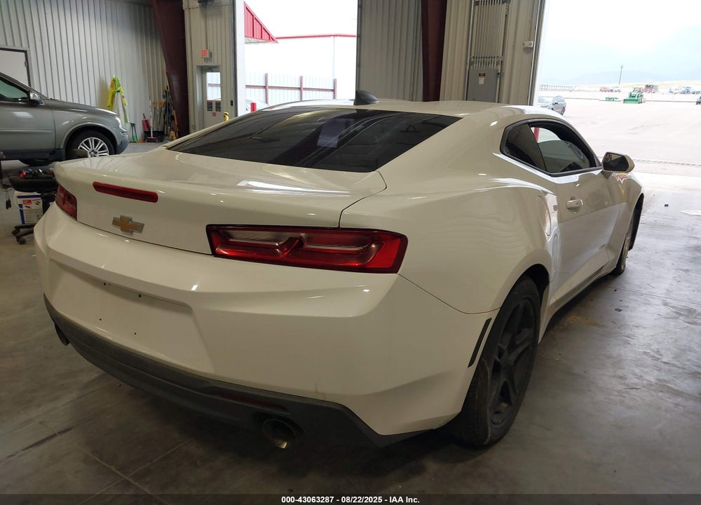 2016 CHEVROLET CAMARO VIN: 1G1FA1RX4G0172015