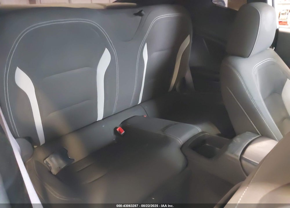 2016 CHEVROLET CAMARO VIN: 1G1FA1RX4G0172015