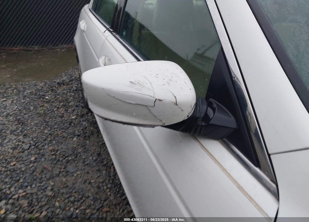 2011 HONDA ACCORD VIN: 1HGCP2F37BA004485