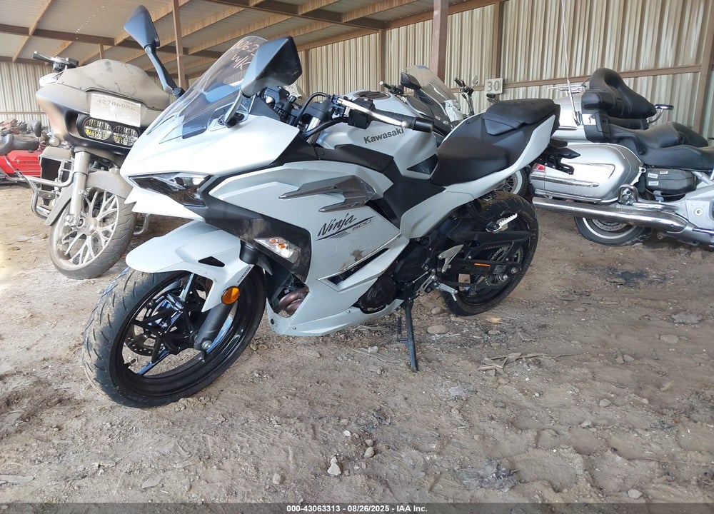 2025 KAWASAKI EX500 VIN: ML5EXGG12SDA61500