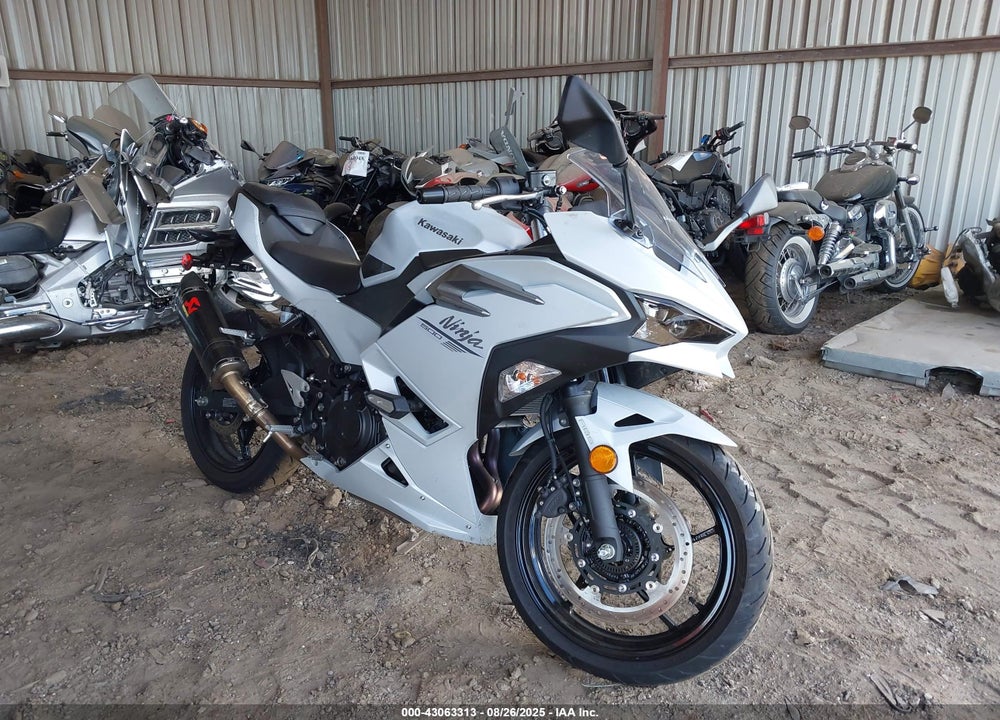 2025 KAWASAKI EX500 VIN: ML5EXGG12SDA61500