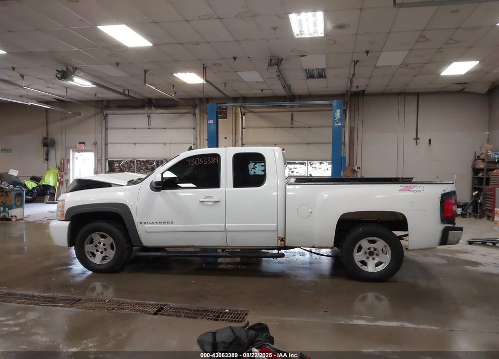 2007 CHEVROLET SILVERADO 1500 LTZ VIN: 1GCEK19067Z573676