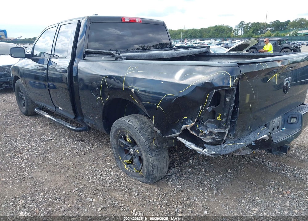 2013 RAM 1500 VIN: 1C6RR6FG0DS665471