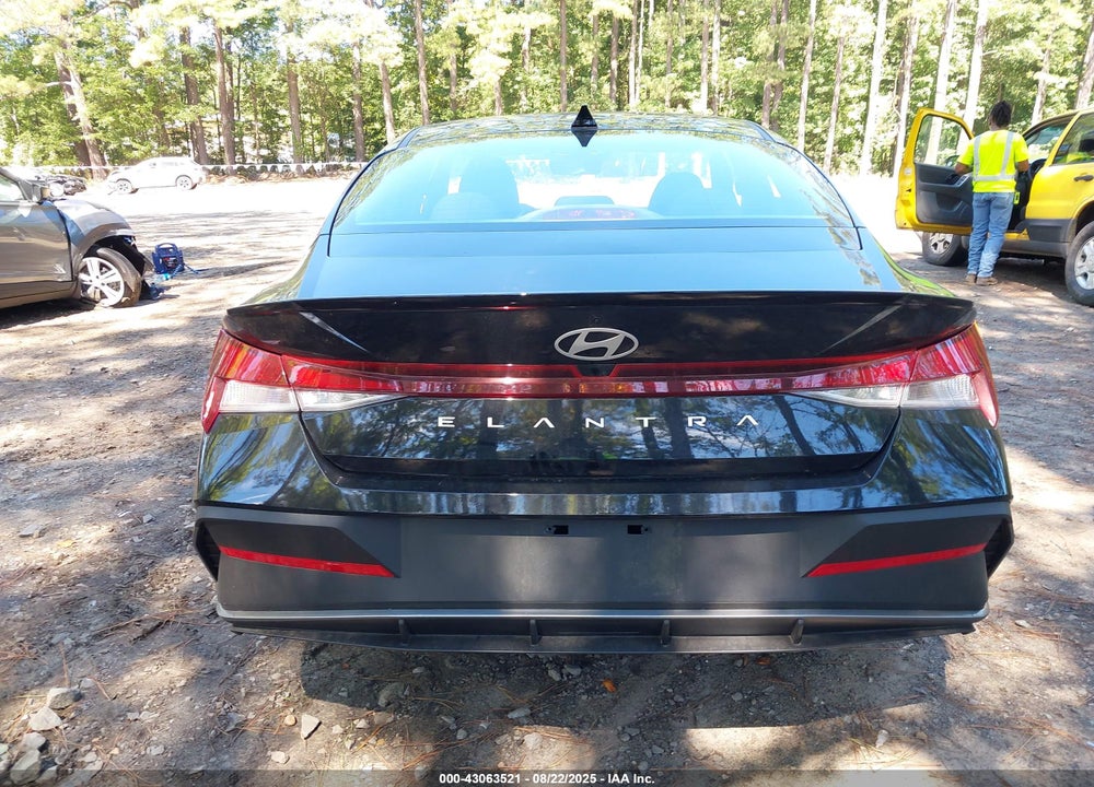 2025 HYUNDAI ELANTRA VIN: KMHLM4DG9SU973191
