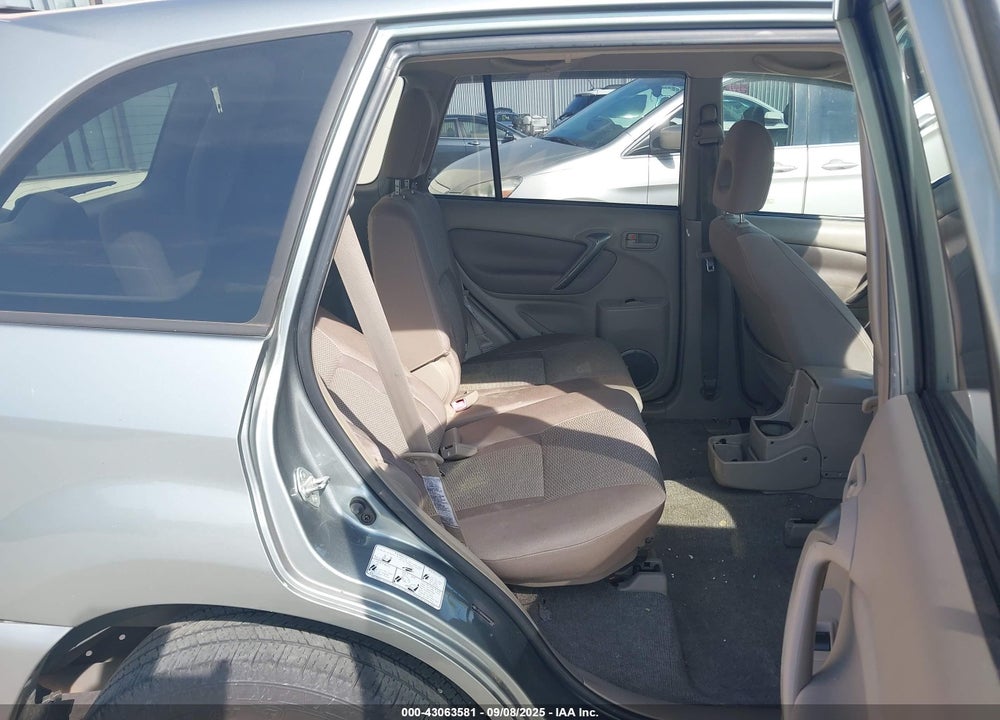 2005 TOYOTA RAV4 VIN: JTEGD20V650084628