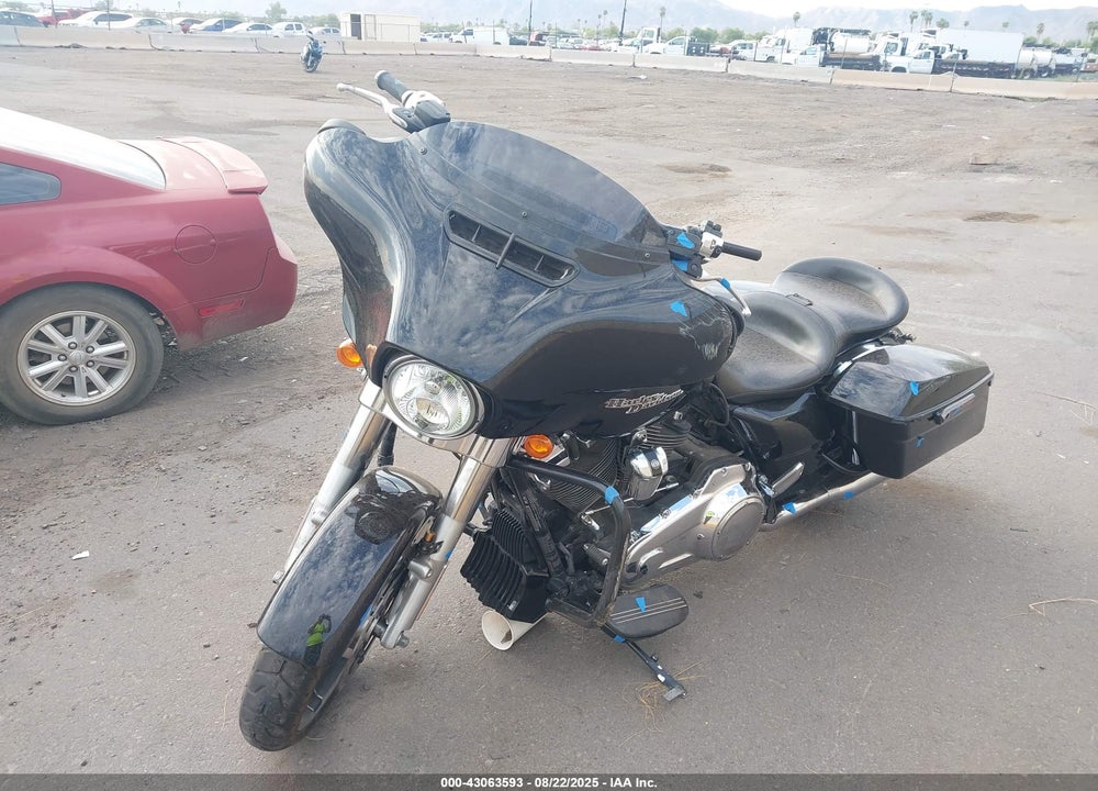 2017 HARLEY-DAVIDSON FLHX STREET GLIDE VIN: 1HD1KBC15HB683973