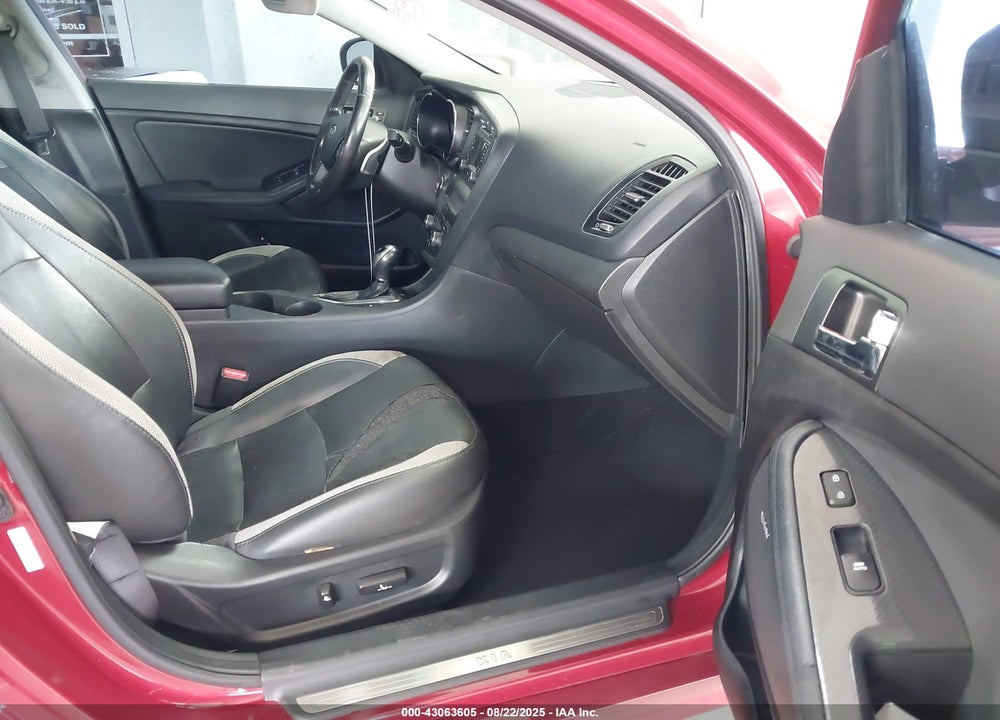 2012 KIA OPTIMA VIN: 5XXGR4A65CG084088