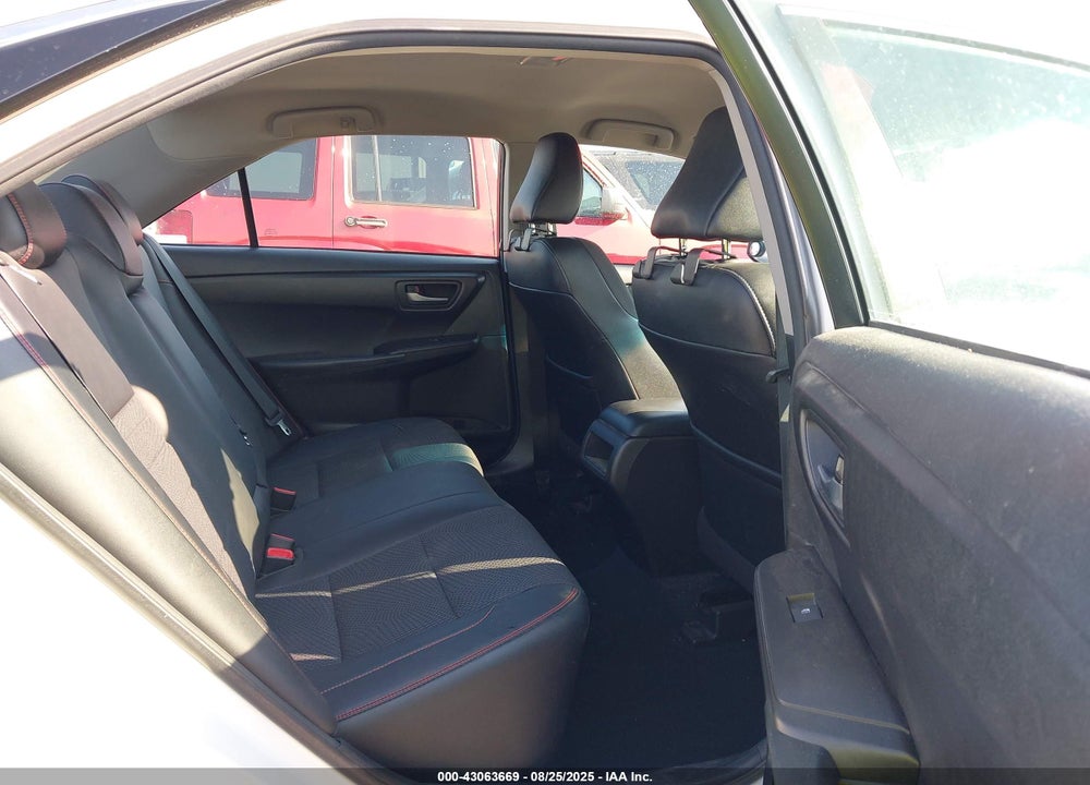 2017 TOYOTA CAMRY SE VIN: 4T1BF1FK4HU372639