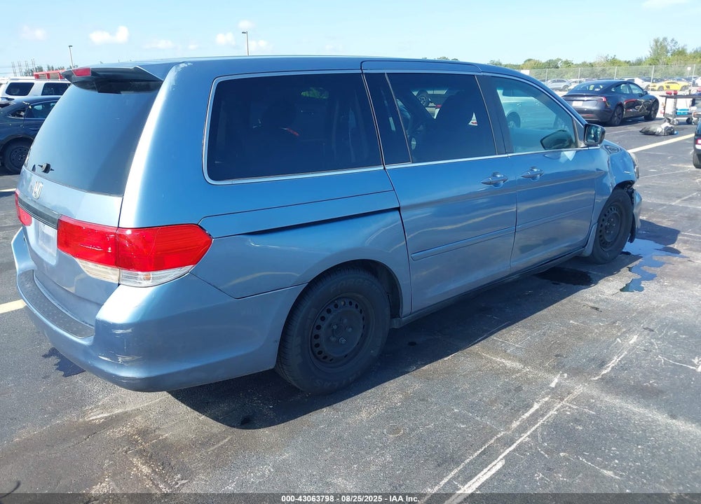 2010 HONDA ODYSSEY LX VIN: 5FNRL3H20AB098004