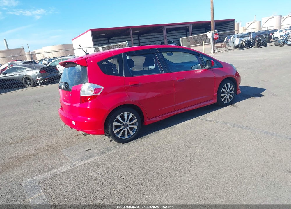 2012 HONDA FIT VIN: JHMGE8H55CC030756