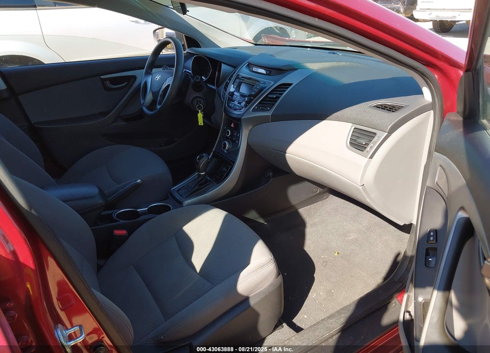 2016 HYUNDAI ELANTRA VIN: 5NPDH4AE6GH712876