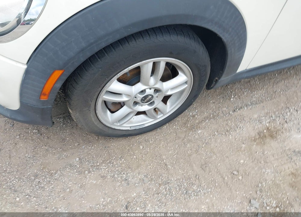 2012 MINI COOPER VIN: WMWSU3C55CT368213