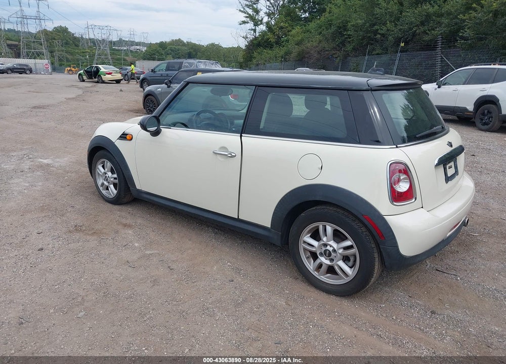 2012 MINI COOPER VIN: WMWSU3C55CT368213
