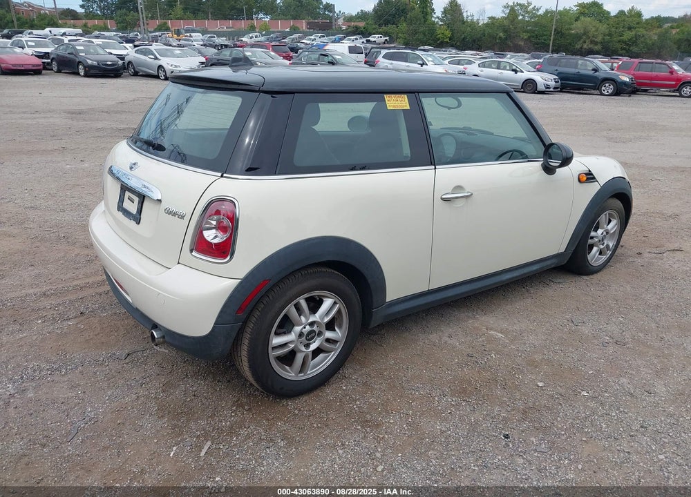 2012 MINI COOPER VIN: WMWSU3C55CT368213