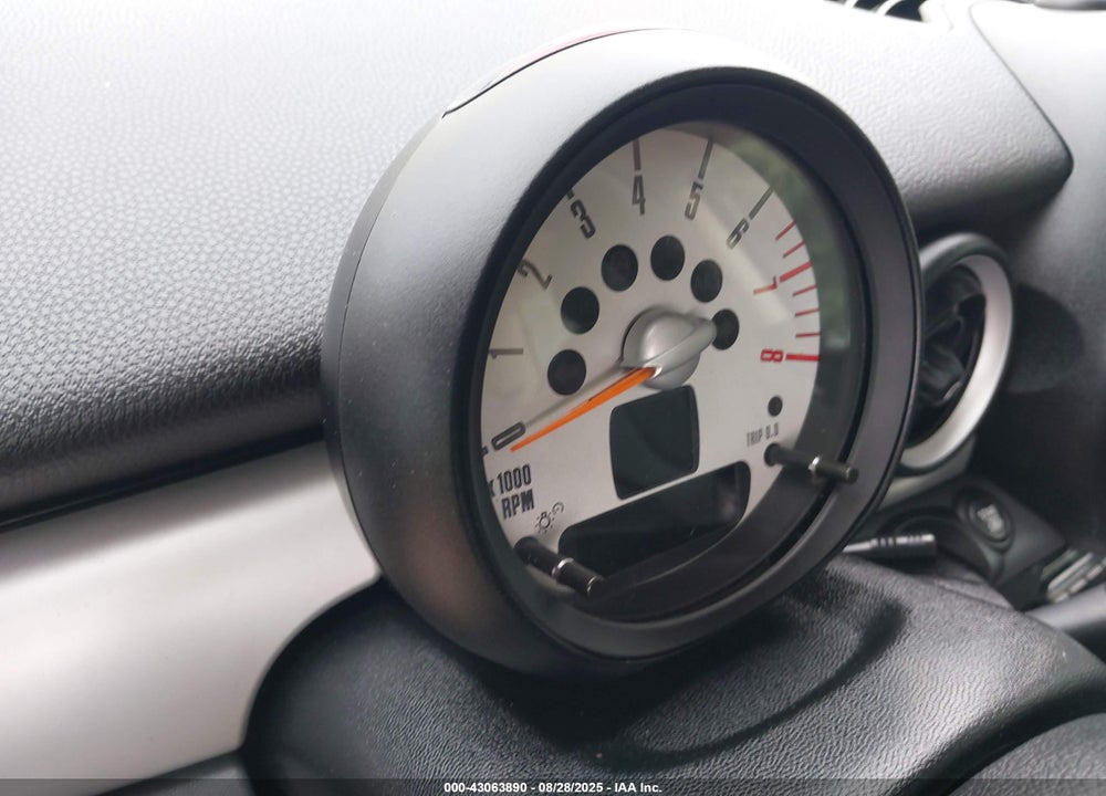 2012 MINI COOPER VIN: WMWSU3C55CT368213