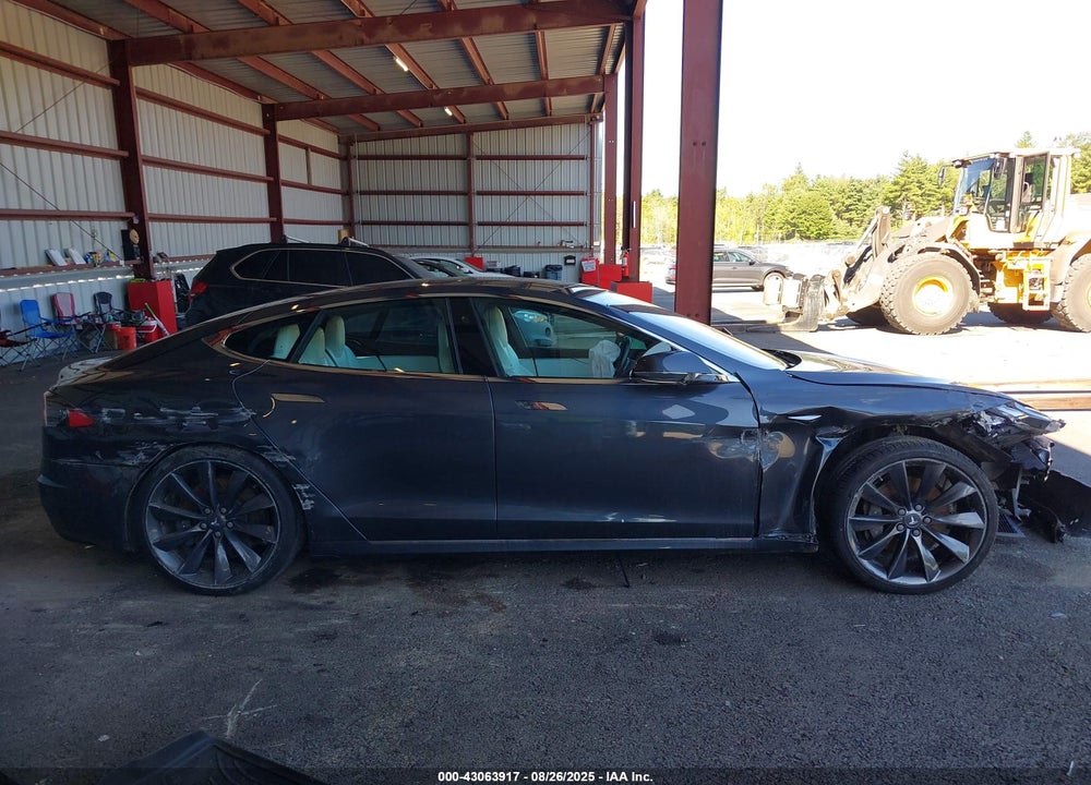 2017 TESLA MODEL S VIN: 5YJSA1E26HF230547