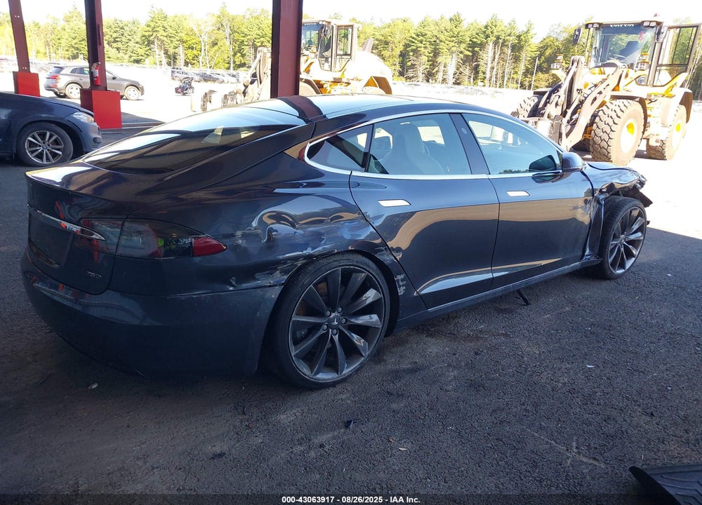2017 TESLA MODEL S VIN: 5YJSA1E26HF230547