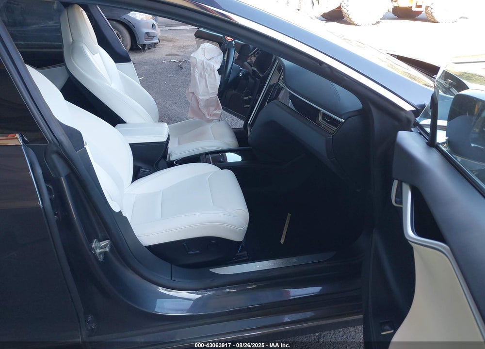 2017 TESLA MODEL S VIN: 5YJSA1E26HF230547