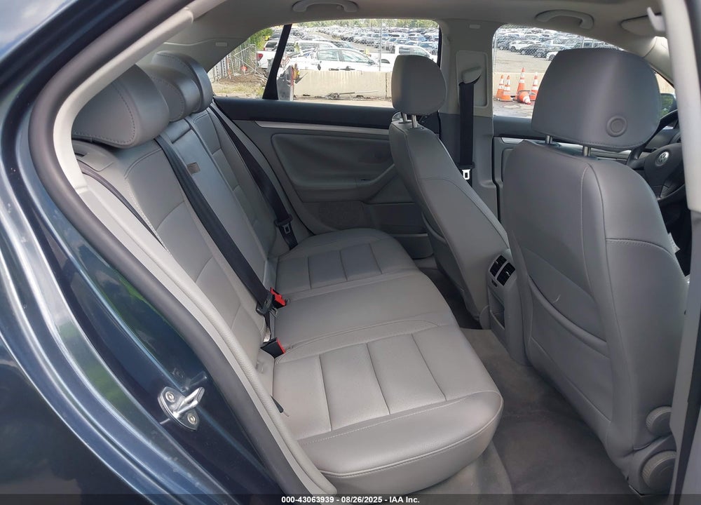 2006 VOLKSWAGEN JETTA 2.5 VIN: 3VWSG71K46M728551