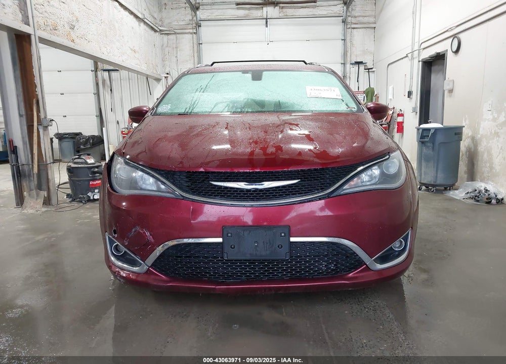 2018 CHRYSLER PACIFICA TOURING L VIN: 2C4RC1BG7JR101008