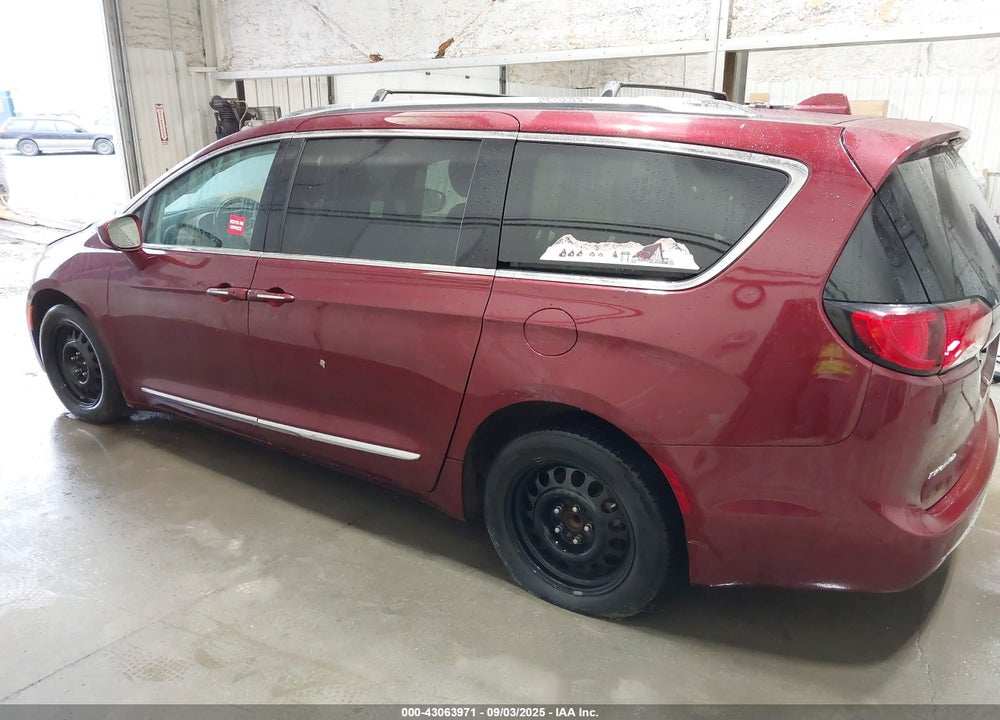 2018 CHRYSLER PACIFICA TOURING L VIN: 2C4RC1BG7JR101008