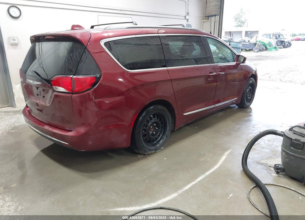 2018 CHRYSLER PACIFICA TOURING L VIN: 2C4RC1BG7JR101008