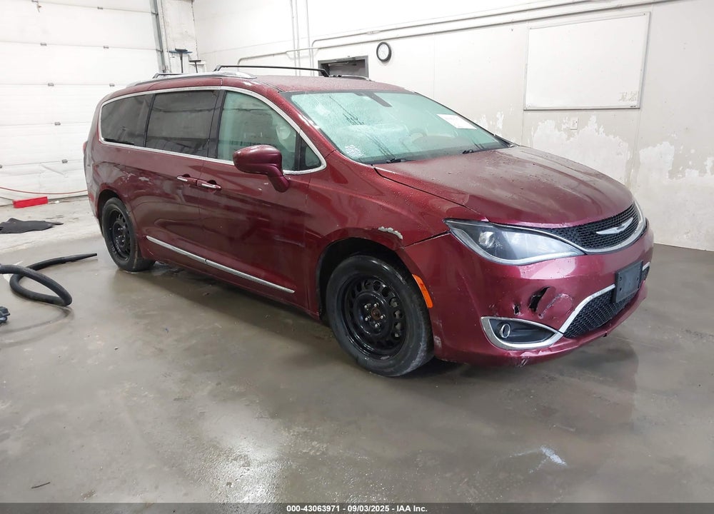 2018 CHRYSLER PACIFICA TOURING L VIN: 2C4RC1BG7JR101008