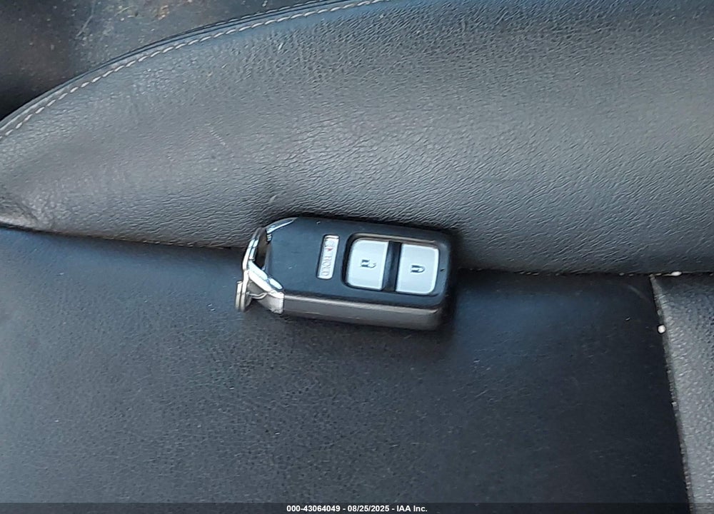 2015 HONDA FIT VIN: 3HGGK5H83FM747955