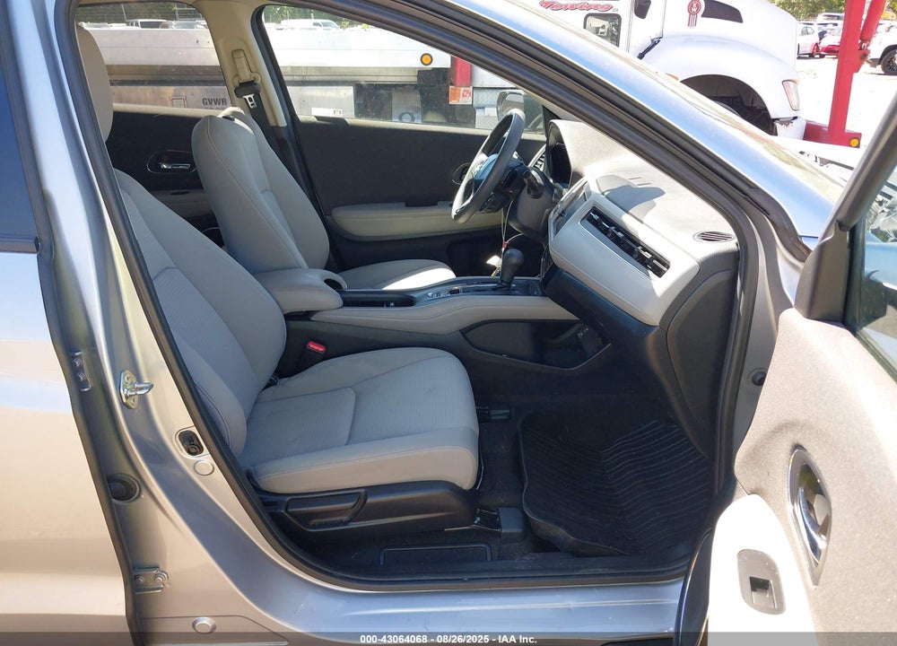 2019 HONDA HR-V VIN: 3CZRU6H58KM739044