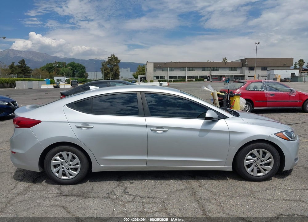 2017 HYUNDAI ELANTRA SE VIN: 5NPD74LF0HH209242