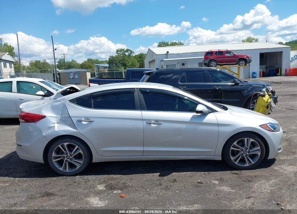 2017 HYUNDAI ELANTRA VIN: 5NPD84LF4HH093928