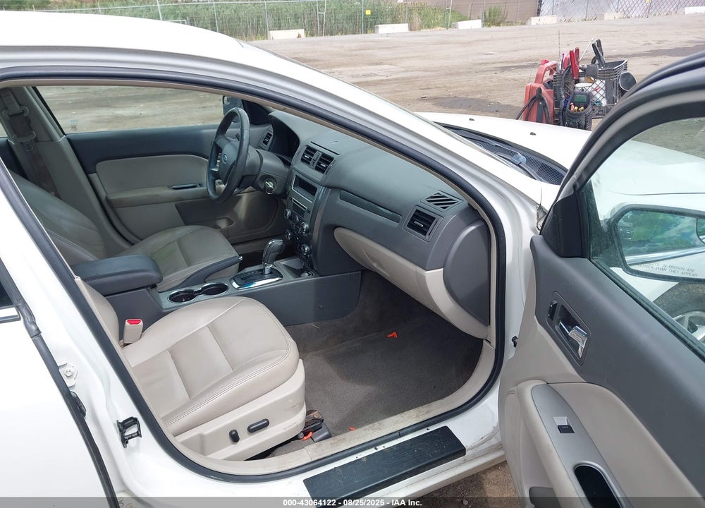 2011 FORD FUSION VIN: 3FAHP0JA8BR127075