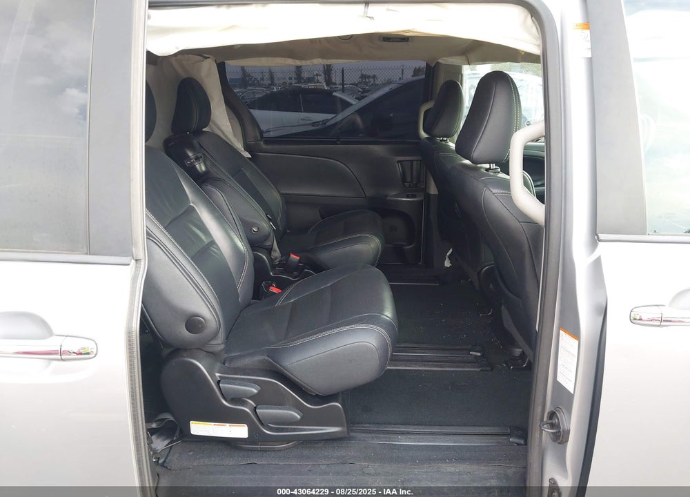 2017 TOYOTA SIENNA VIN: 5TDXZ3DC3HS824500