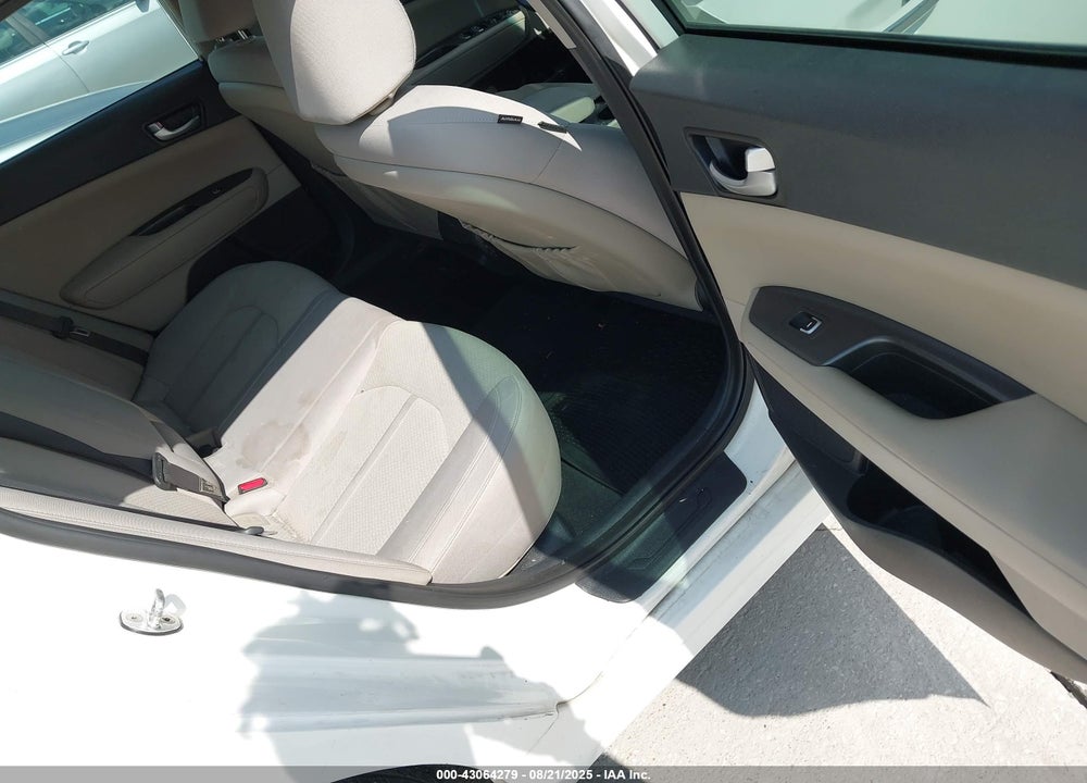 2016 KIA OPTIMA LX VIN: KNAGT4L3XG5088486