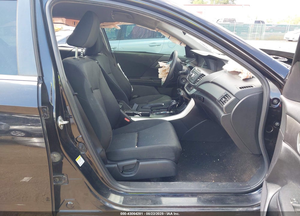 2015 HONDA ACCORD VIN: 1HGCR2F38FA164875
