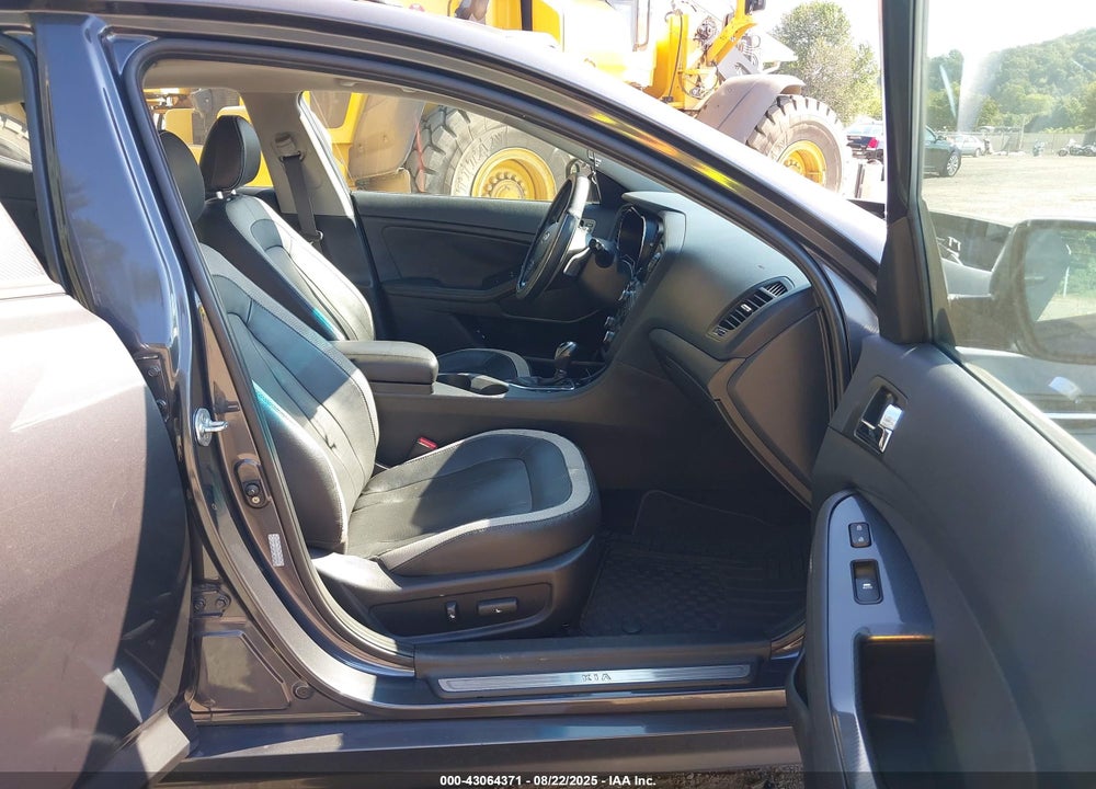 2011 KIA OPTIMA VIN: KNAGR4A61B5148353