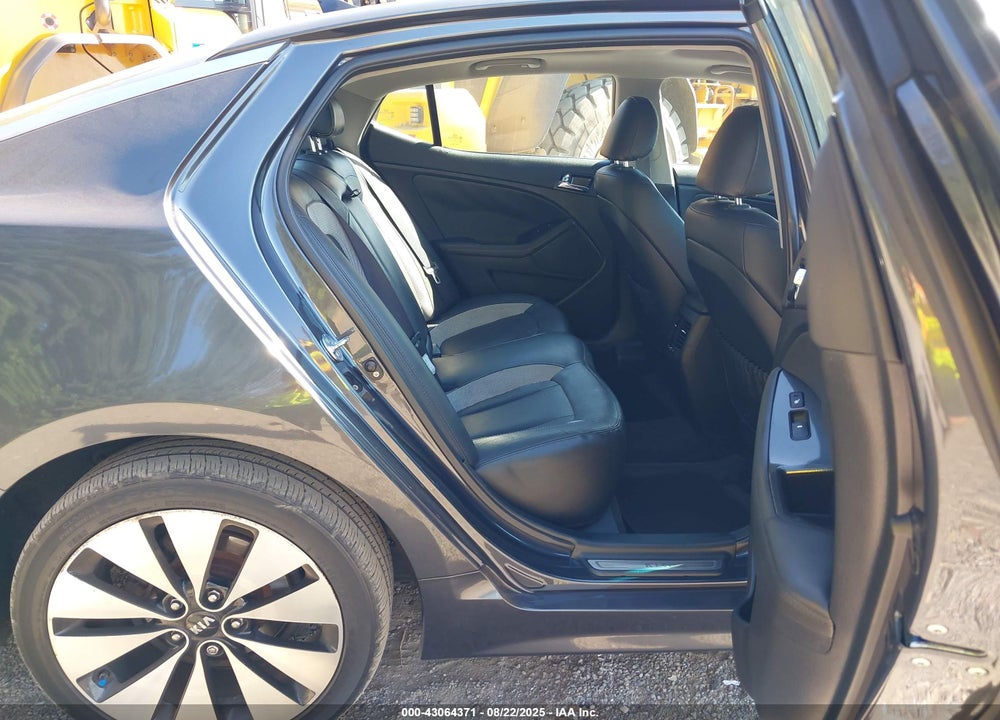 2011 KIA OPTIMA VIN: KNAGR4A61B5148353