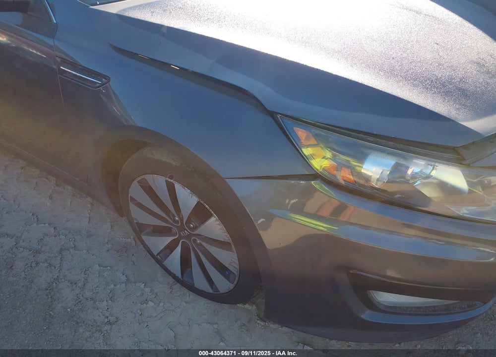 2011 KIA OPTIMA VIN: KNAGR4A61B5148353