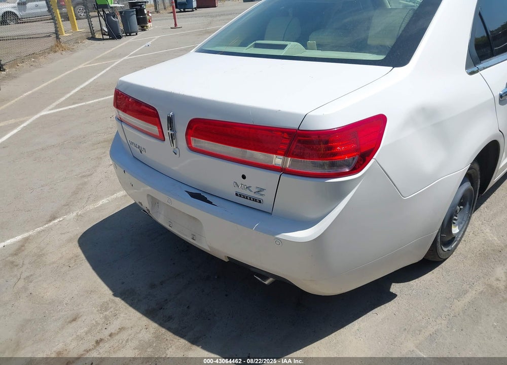 2011 LINCOLN MKZ VIN: 3LNDL2L33BR774574