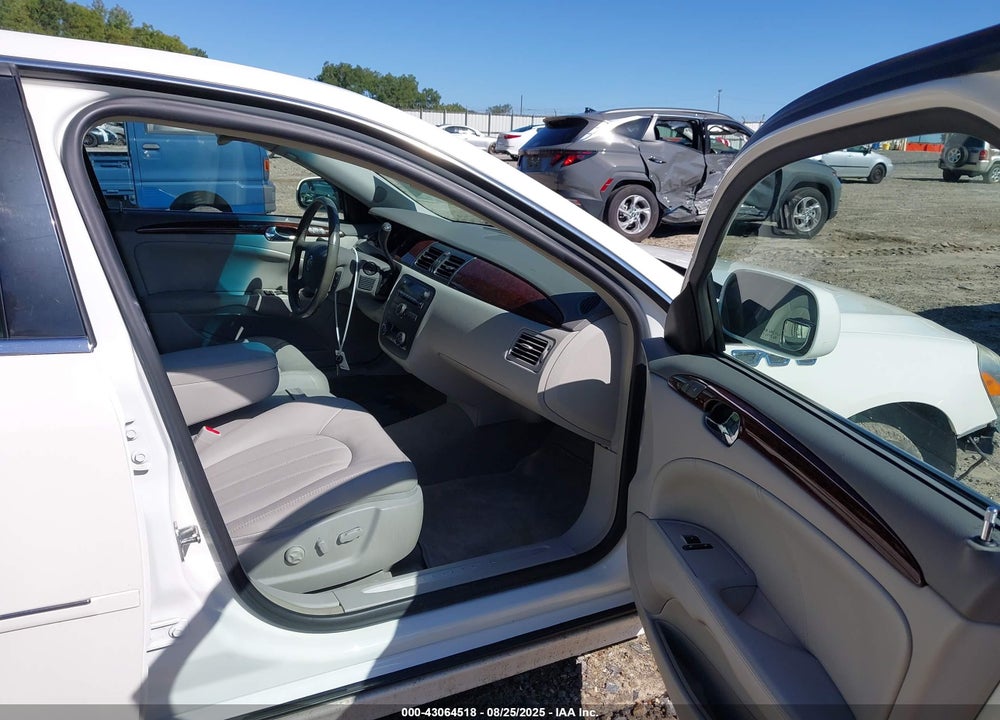 2011 BUICK LUCERNE VIN: 1G4HC5EM9BU145631