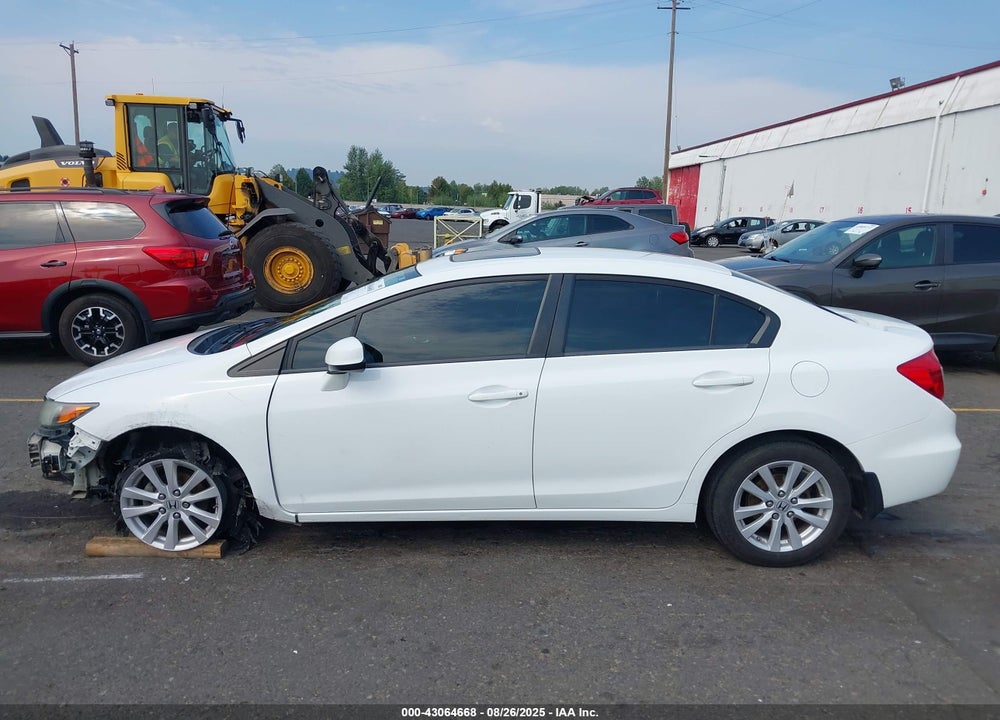2012 HONDA CIVIC VIN: 2HGFB2F88CH329608