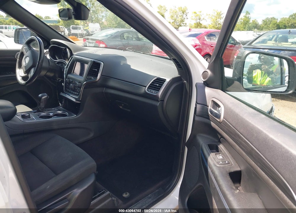 2019 JEEP GRAND CHEROKEE VIN: 1C4RJFAG3KC568764