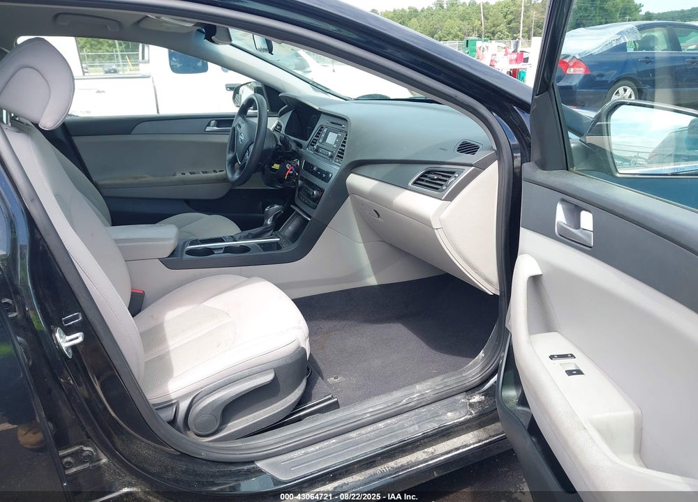 2017 HYUNDAI SONATA VIN: 5NPE24AF8HH566304
