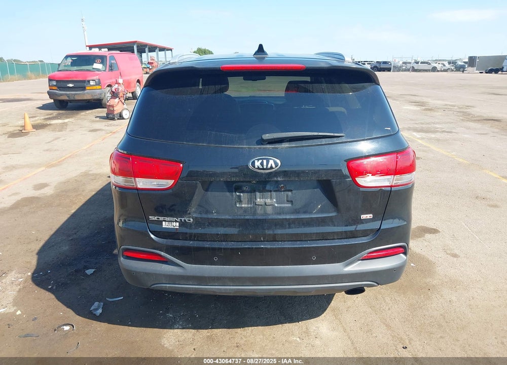 2016 KIA SORENTO VIN: 5XYPG4A35GG005001