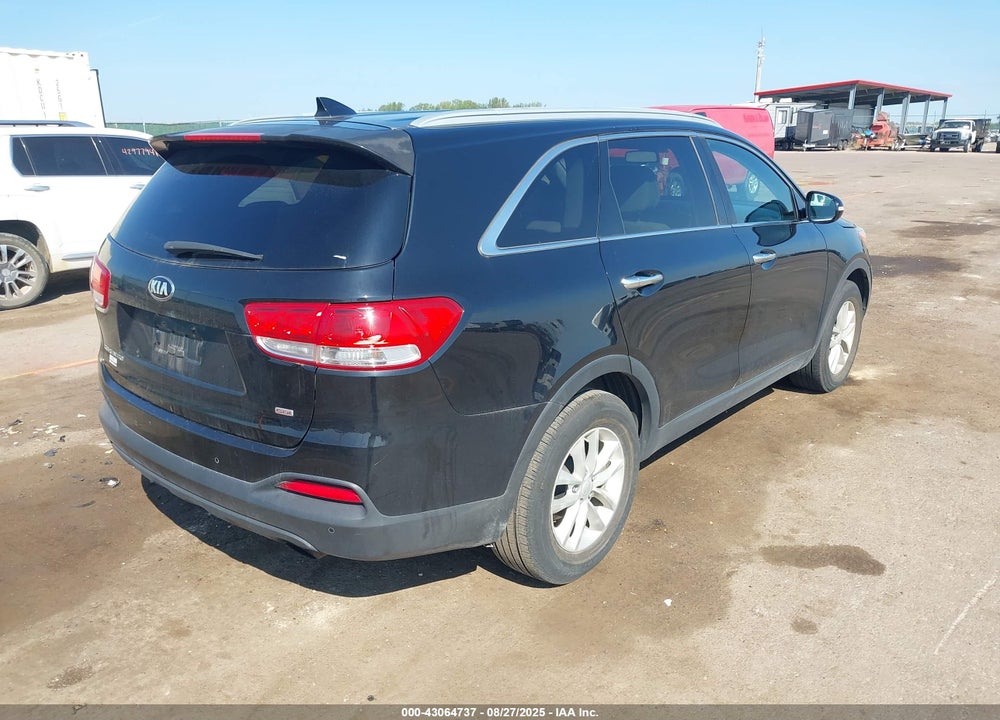 2016 KIA SORENTO VIN: 5XYPG4A35GG005001