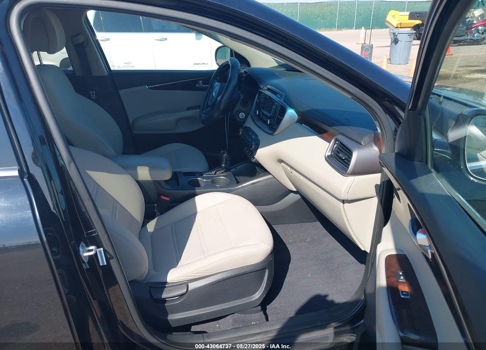 2016 KIA SORENTO VIN: 5XYPG4A35GG005001