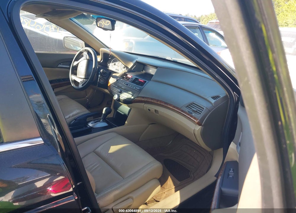 2010 HONDA ACCORD VIN: 1HGCP2F88AA047890